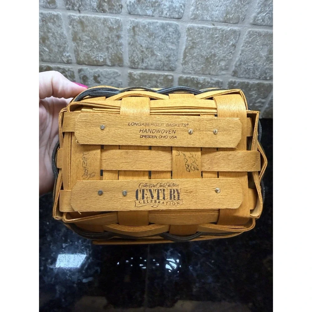 Longaberger Collectors Club 2000 Edition Renewal Basket NEW Plastic Fabric Liner
